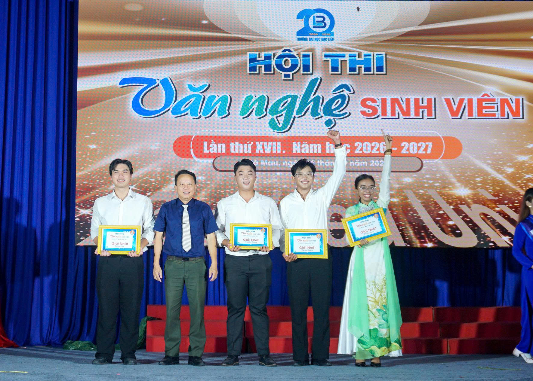 KHOA NÔNG NGHIỆP VÀ THỦY SẢN GIÀNH TRỌN 04 GIẢI NHẤT THỂ LOẠI - XUẤT SẮC ĐẠT GIẢI NHẤT TOÀN ĐOÀN TẠI HỘI THI VĂN NGHỆ SINH VIÊN CẤP TRƯỜNG LẦN THỨ XVII, NĂM HỌC 2026 - 2027